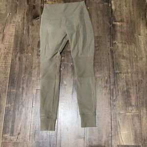 Alo yoga army green legging - ribbed detail - size small AloYoga